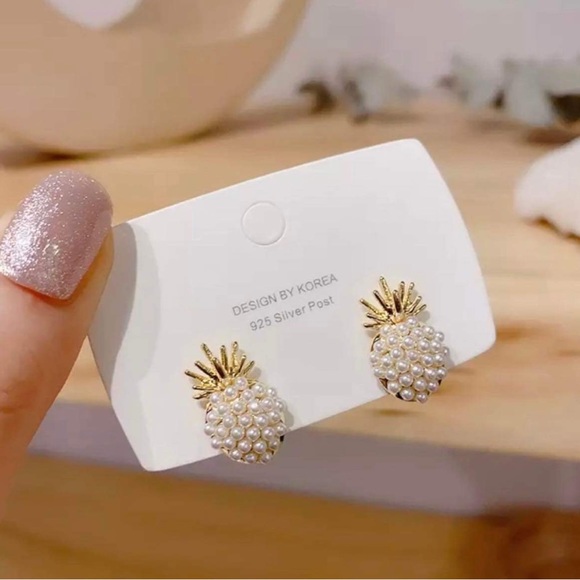 Cute Pineapple Fruit Mini Stud Earring - Picture 2 of 3